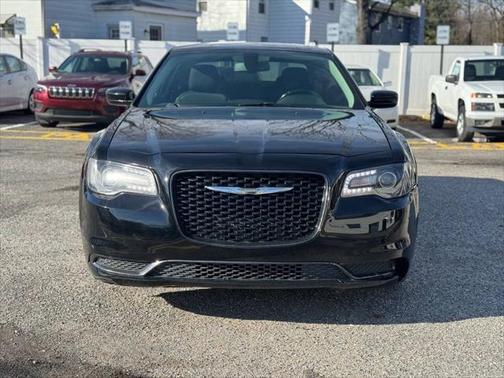 2019 Chrysler 300 Touring