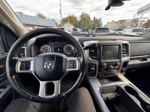 2016 RAM 3500 Laramie 4x4 4dr Crew Cab 8 ft. LB DRW Pickup