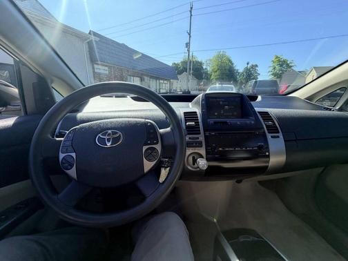 White 2009 Toyota Prius Touring