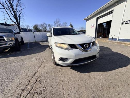 Glacier White 2015 Nissan Rogue SV