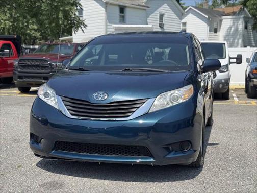2012 Toyota Sienna LE