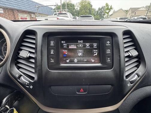 2017 Jeep Cherokee Sport