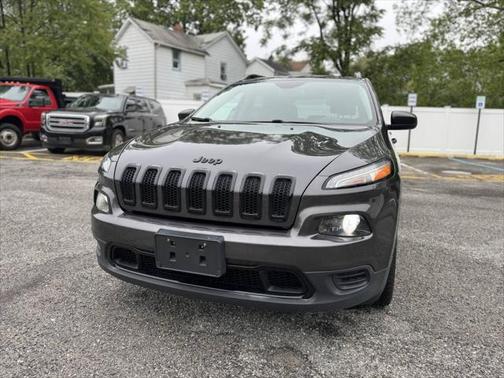 2017 Jeep Cherokee Sport