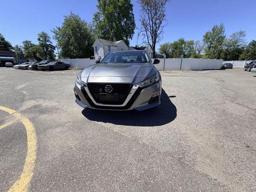 Gray 2019 Nissan Altima 2.5 SR