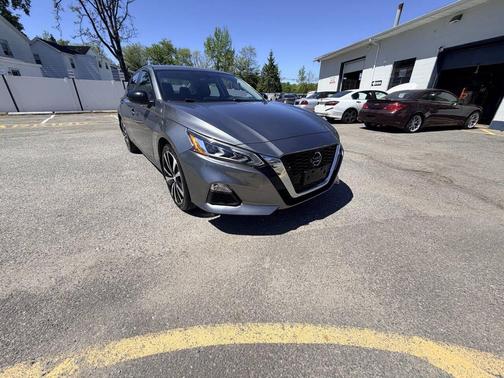 Gray 2019 Nissan Altima 2.5 SR