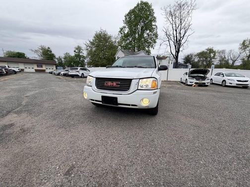 White 2002 GMC Envoy SLE 4WD 4dr SUV