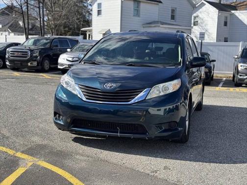 2012 Toyota Sienna LE