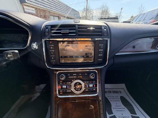 2018 Lincoln Continental Premiere Livery AWD 4dr Sedan