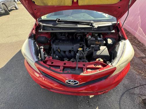 2014 Toyota Yaris LE