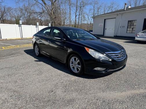 2011 Hyundai SONATA Limited