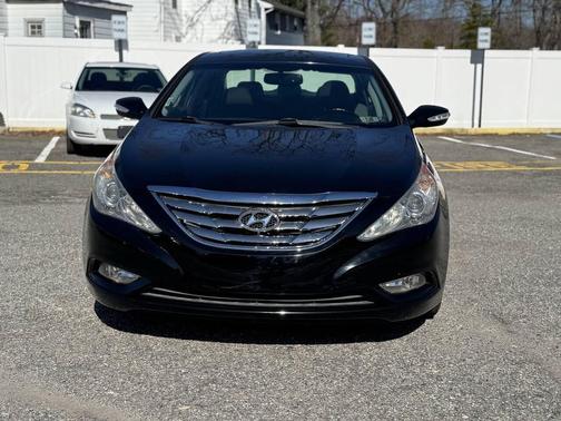 2011 Hyundai SONATA Limited