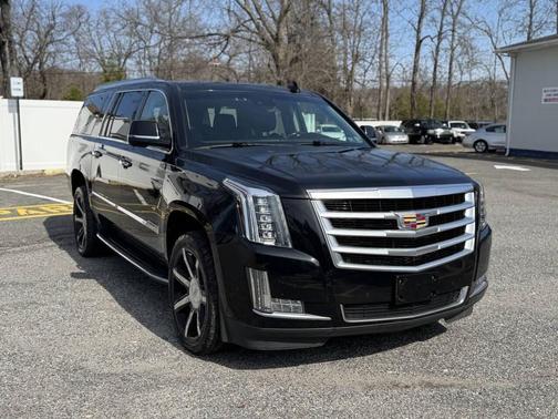 2018 Cadillac Escalade ESV Luxury