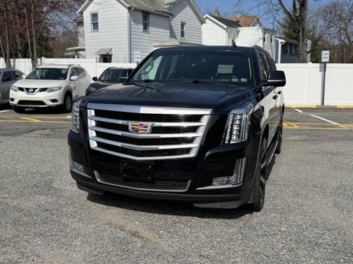 2018 Cadillac Escalade ESV Luxury
