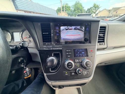Shoreline Blue Pearl 2016 Toyota Sienna LE