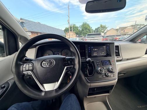 Shoreline Blue Pearl 2016 Toyota Sienna LE