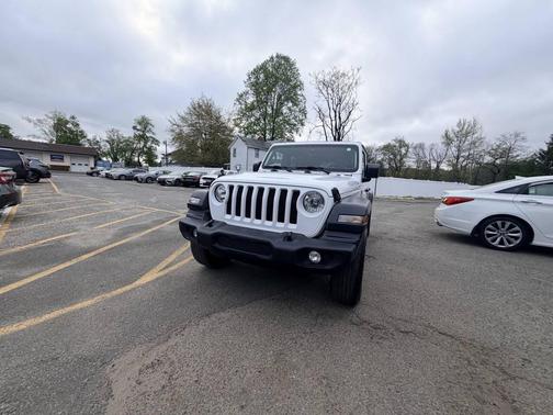 Bright White Clear Coat 2018 Jeep Wrangler Unlimited Sport