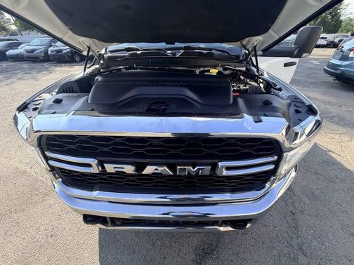 White 2019 RAM 2500 Tradesman 4x4 4dr Crew Cab 6.3 ft. SB Pickup