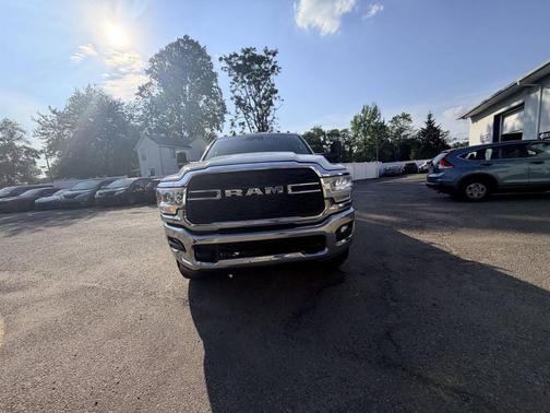 White 2019 RAM 2500 Tradesman 4x4 4dr Crew Cab 6.3 ft. SB Pickup