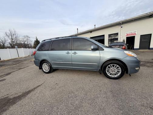 2008 Toyota Sienna XLE Limited