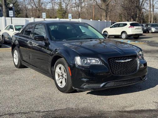 2019 Chrysler 300 Touring