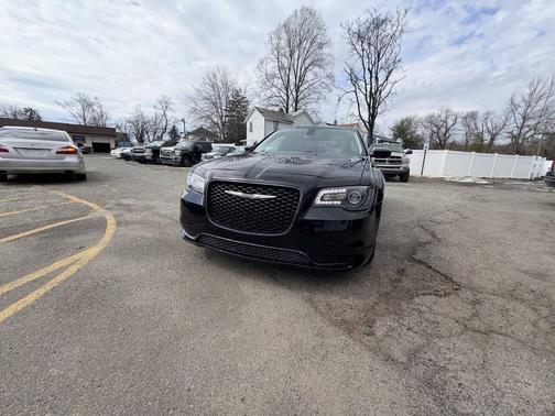 2019 Chrysler 300 Touring