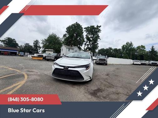 Super White 2022 Toyota Corolla LE
