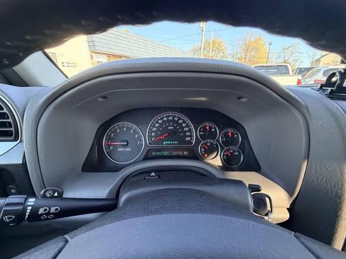 2005 GMC Envoy XUV SLE 4WD 4dr SUV