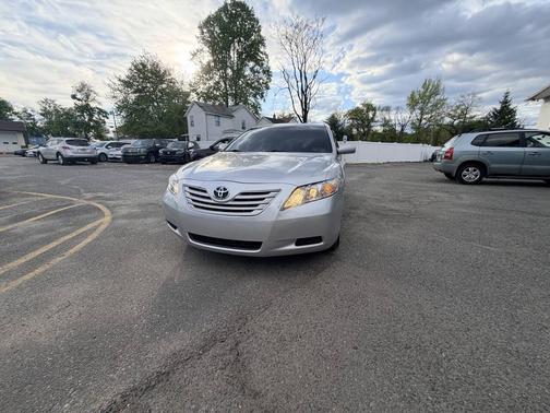 Silver 2009 Toyota Camry LE