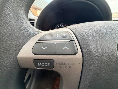 Silver 2009 Toyota Camry LE