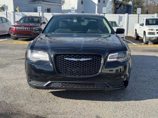 2019 Chrysler 300 Touring