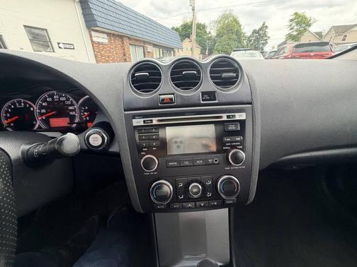White 2011 Nissan Altima 2.5 S