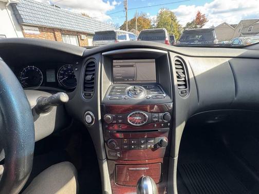 2017 INFINITI QX50 Base