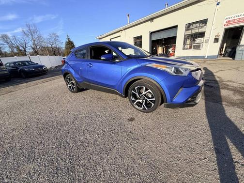 2018 Toyota C-HR XLE 4dr Crossover