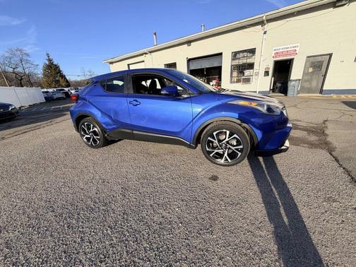 2018 Toyota C-HR XLE 4dr Crossover