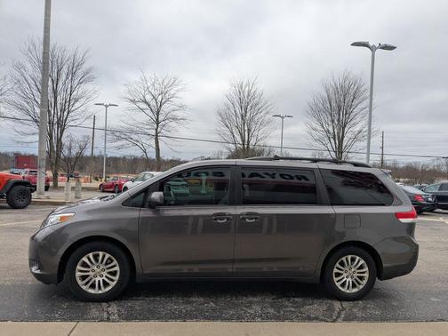 2013 Toyota Sienna XLE