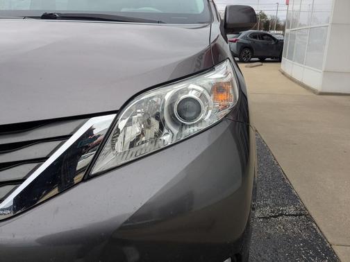 2013 Toyota Sienna XLE