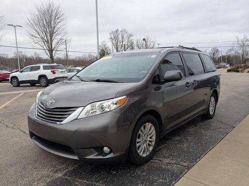 2013 Toyota Sienna XLE