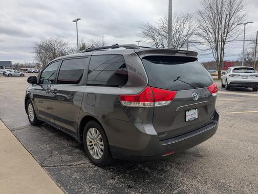 2013 Toyota Sienna XLE
