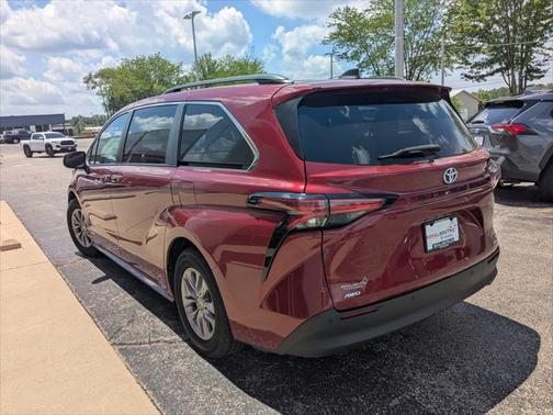 2021 Toyota Sienna XLE 7 Passenger