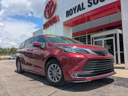 2021 Toyota Sienna XLE 7 Passenger