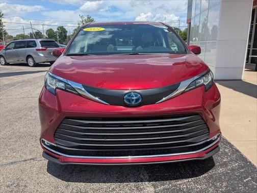 2021 Toyota Sienna XLE 7 Passenger