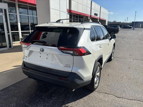 2021 Toyota RAV4 Hybrid XLE Premium