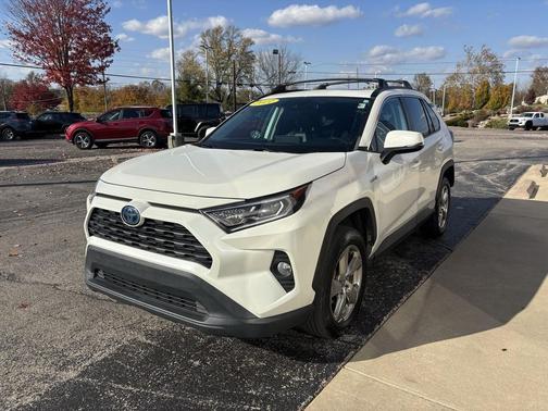 2021 Toyota RAV4 Hybrid XLE Premium
