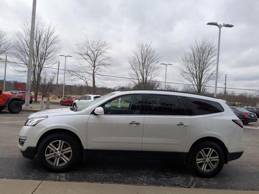 2017 Chevrolet Traverse 2LT