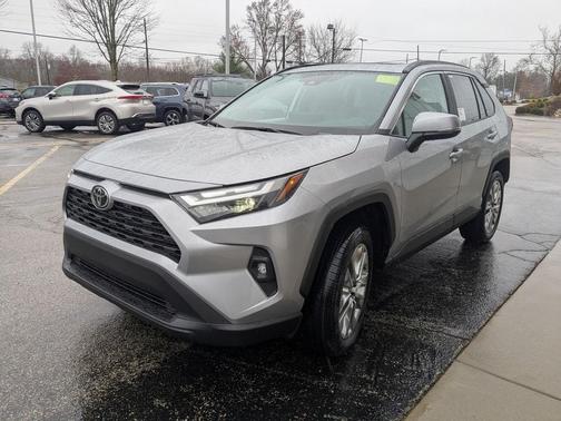2025 Toyota RAV4 XLE Premium