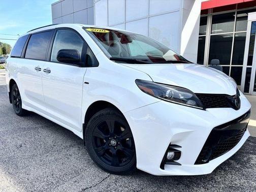 2020 Toyota Sienna SE Premium