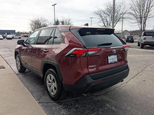 2024 Toyota RAV4 LE