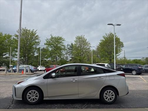 2022 Toyota Prius LE