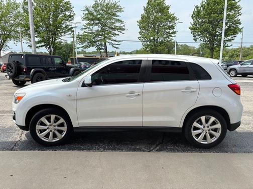 White Pearl 2014 Mitsubishi Outlander Sport SE