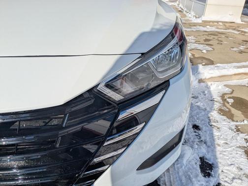 2024 Nissan Versa 1.6 SV